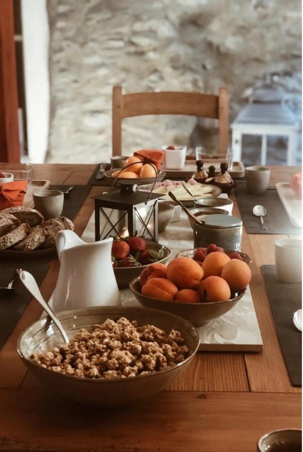 Chez Constance Otel Saillon Dış mekan fotoğraf